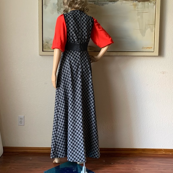 Vintage Betty Carrol for Christofopher Jones Versatile Empire waistline Dress - Picture 17 of 17